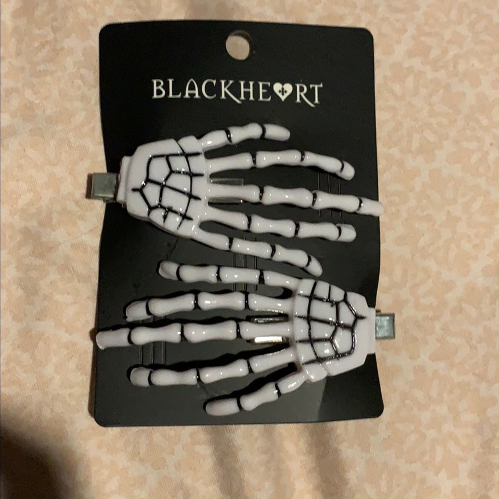 Skeleton hand hair clips